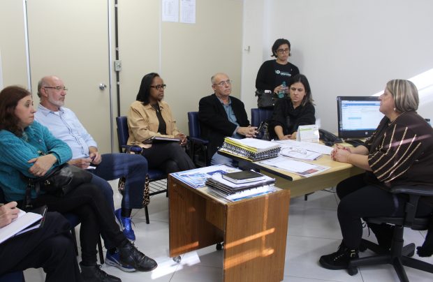 Reunião na Secretaria Municipal da Saúde de Alvorada. Foto: Camila Ferro