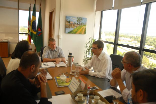 Adami esteve reunido com representantes da prefeitura. Foto: Divulgação/SIMERS