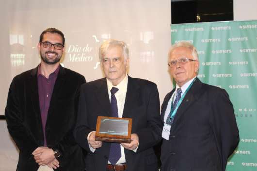 Waldir Veiga Pereira (C) com o diretor Fernando Uberti (E) e Walter Priesnitz 