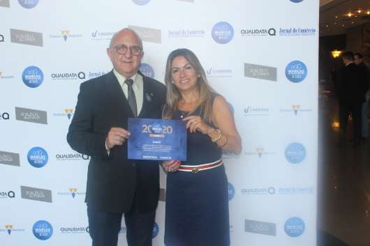 Diretor Marcos Rovinski e a superintendente Rita Fernandes na premiação